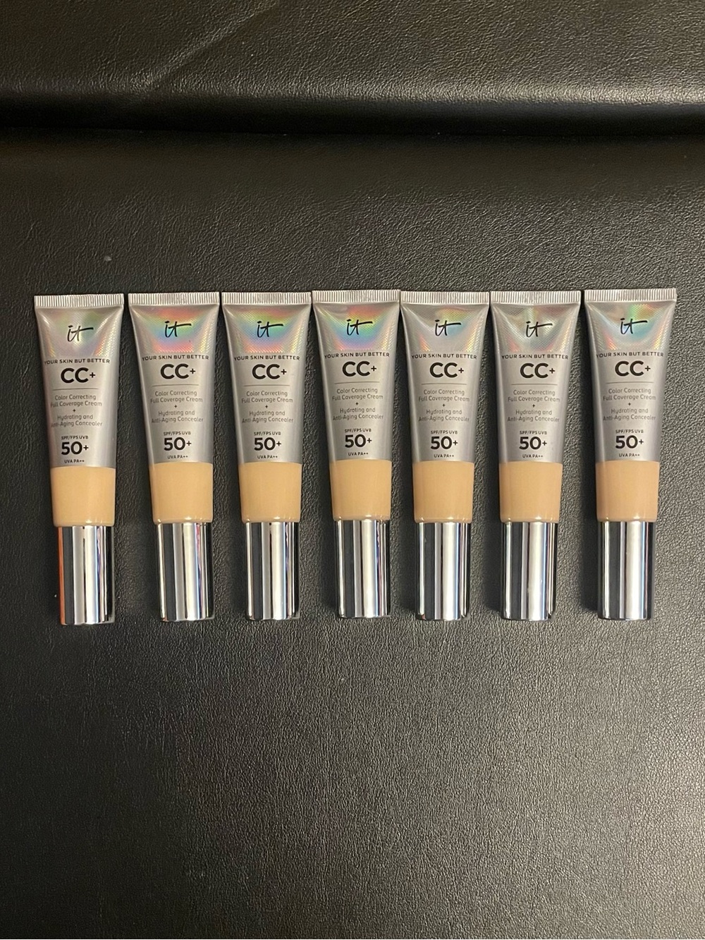 It Cosmetics CC+ Cream Full Coverage Foundation SPF 50+ Fair Ivory - Picture 3 of 3